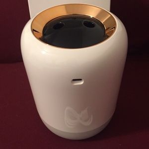 TJ Riley Personal Humidifier, 200 Sq. Ft. Coverage, 6"H x 5"W x 5"D BRAND NEW